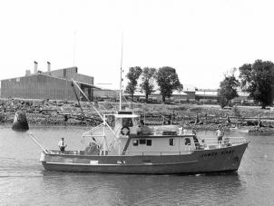 1972年，詹姆斯·柯比号考察船进入汤斯维尔港